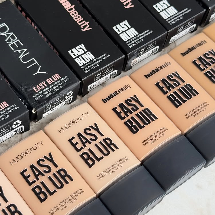 후다 뷰티 이지 블러 내추럴 에어브러쉬 파운데이션 (니 - Huda Beauty Makeup Bag 리뷰 및 가격
